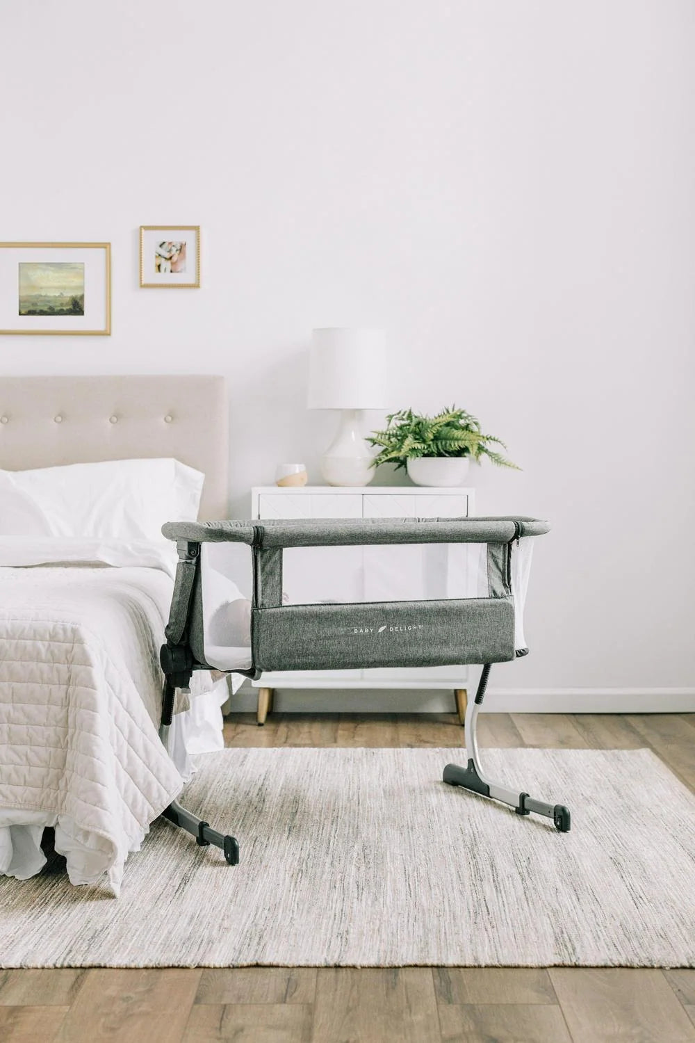 Baby Delight Beside Me Dreamer Bassinet & Bedside Sleeper. Charcoal Tweed. Ages 0-5 Months (Unisex)