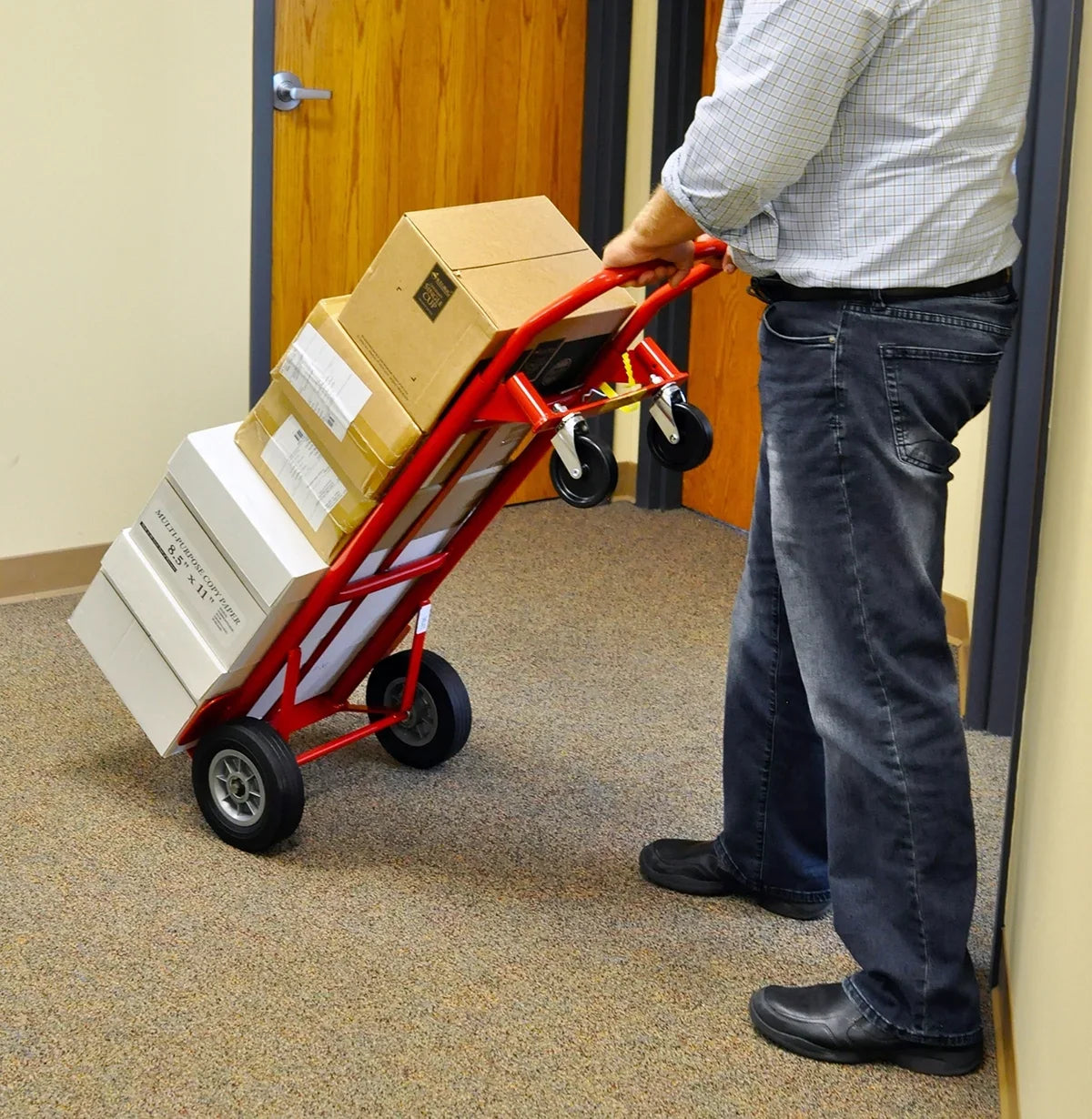 Milwaukee 600 lb. Capacity 2-in-1 Convertible Hand Truck
