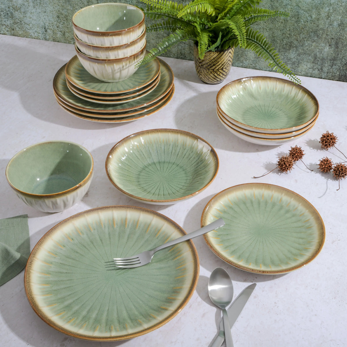 Gibson Elite Mayfair Bay 16 Piece Double Bowl Embossed Reactive Dinnerware a. Blue