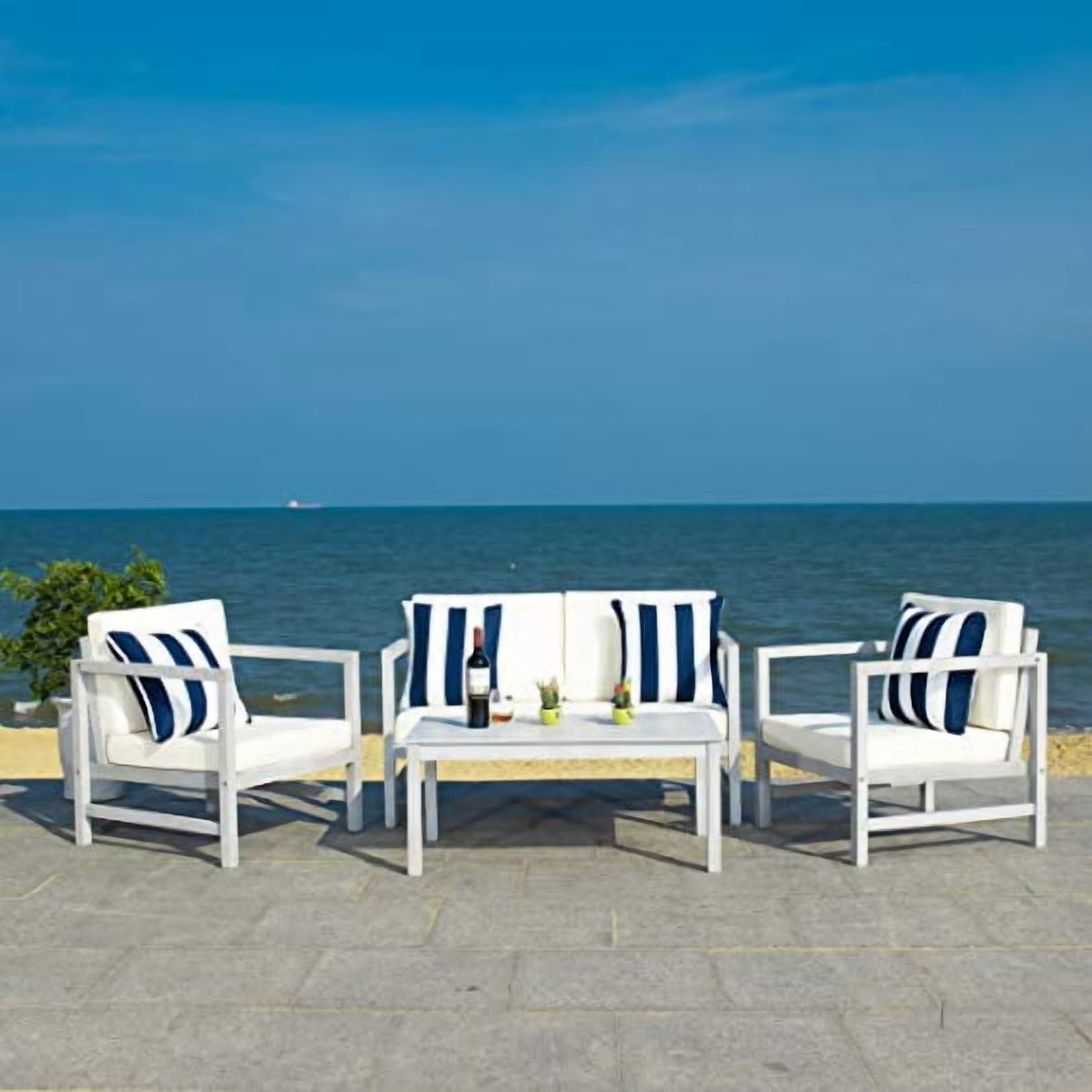 Safavieh Montez 4 Piece Outdoor Set with Accent Pillows