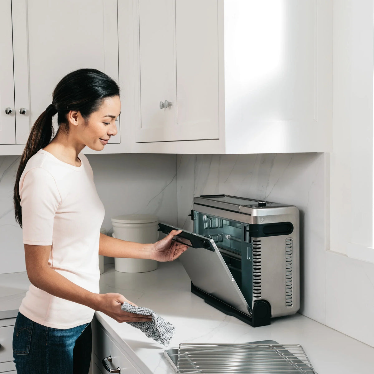 Ninja. SP101 Foodia?" 8-in-1 Digital Air Fry Oven, Flip-Away for Storage, Dehydrate, Keep Warm