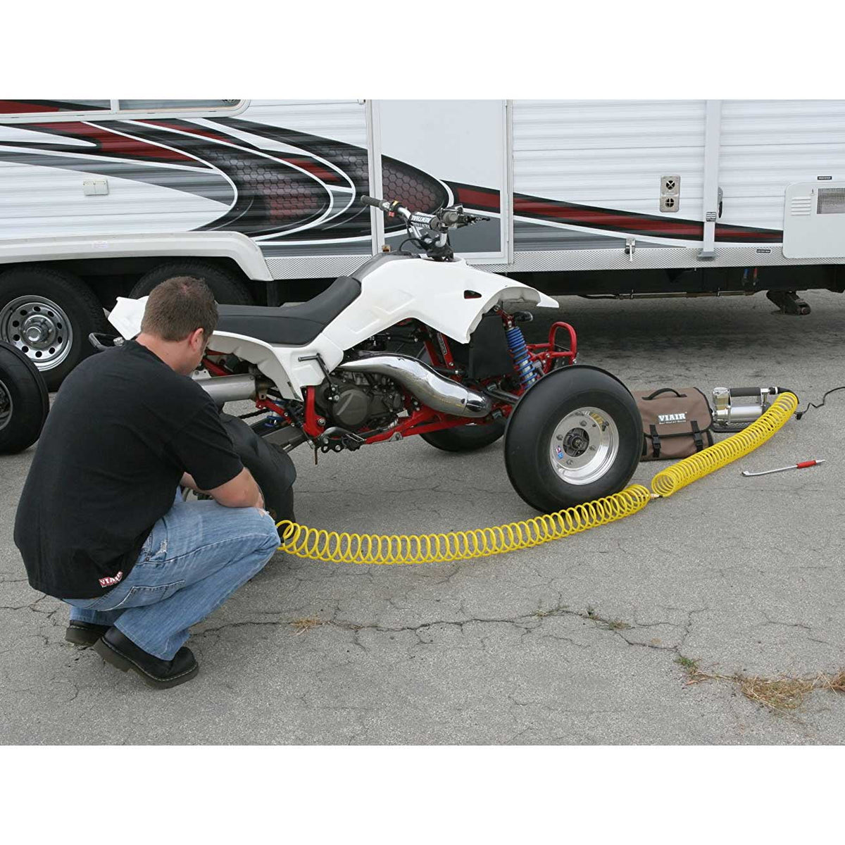 Viair 300P 12 Volt 150 PSI Portable Compressor Kit for Tires up to 33 Inches