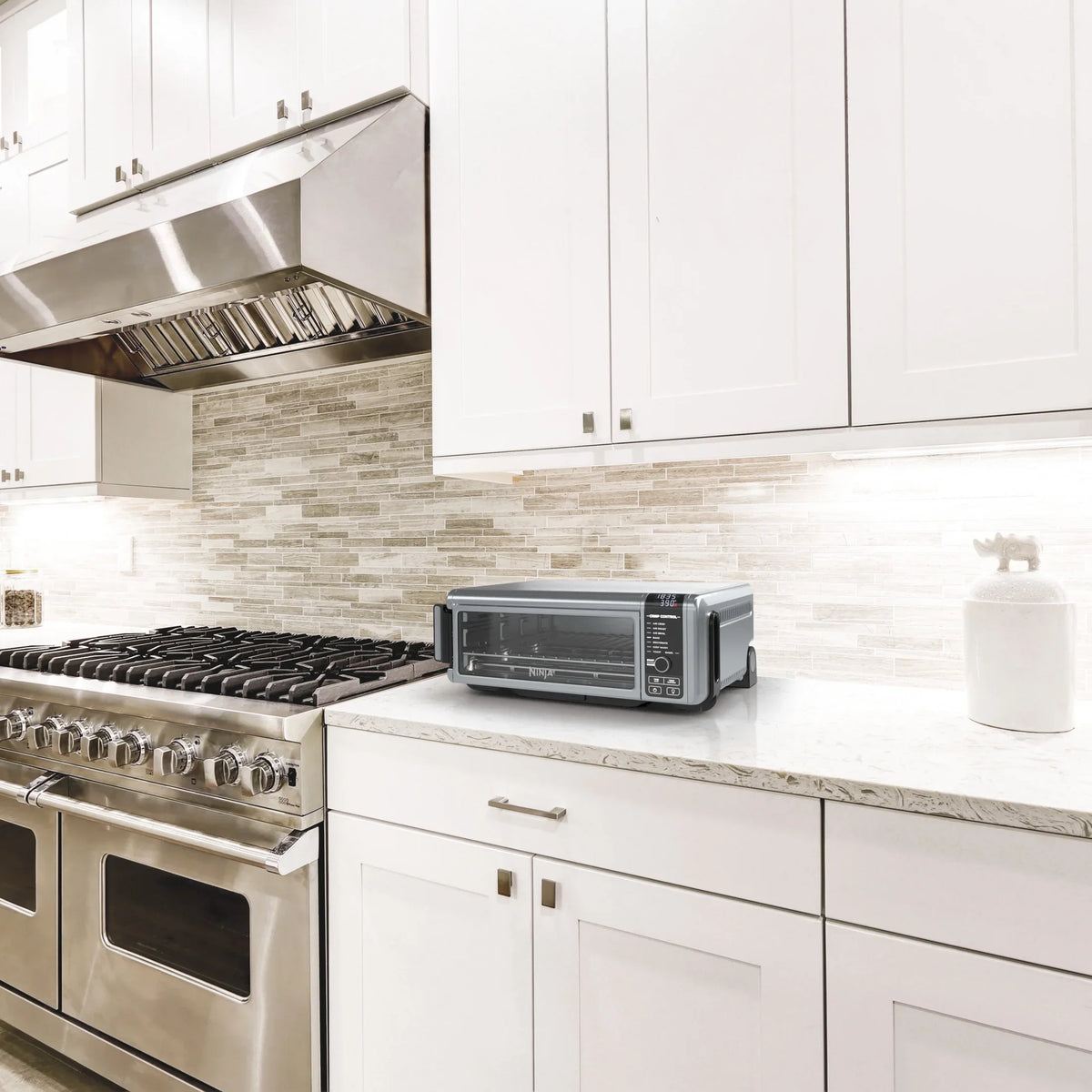 Ninja. SP101 Foodia?" 8-in-1 Digital Air Fry Oven, Flip-Away for Storage, Dehydrate, Keep Warm