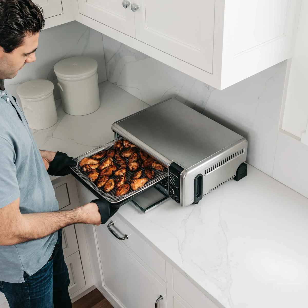 Ninja. SP101 Foodia?" 8-in-1 Digital Air Fry Oven, Flip-Away for Storage, Dehydrate, Keep Warm