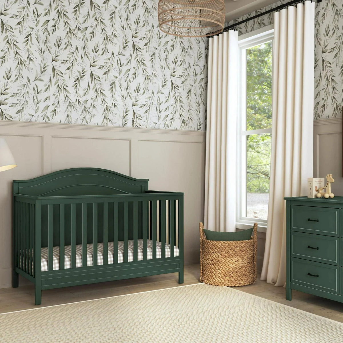 DaVinci Charlie 4-in-1 Convertible Crib. Greenguard Gold Certified. Forest Green