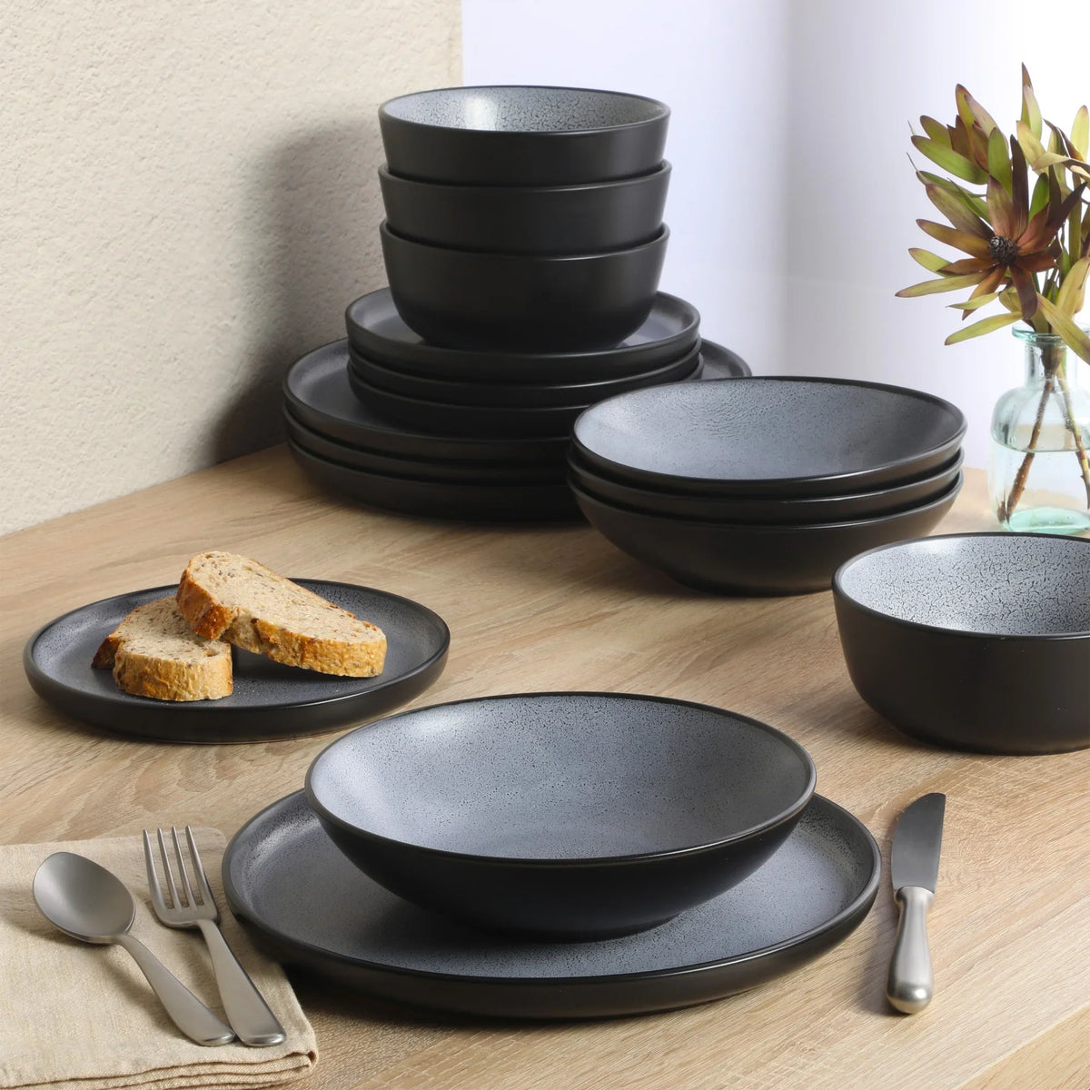 Gibson Elite Tribeca Loft 16-Piece Dinnerware Set - Service for 4 - Matte Blue