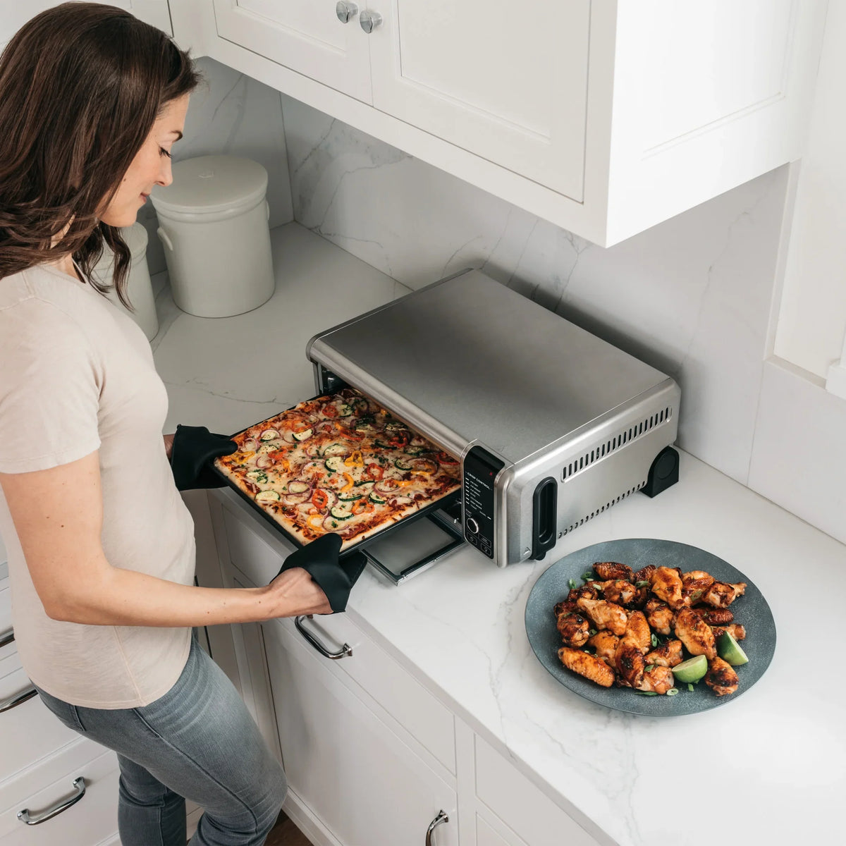 Ninja. SP101 Foodia?" 8-in-1 Digital Air Fry Oven, Flip-Away for Storage, Dehydrate, Keep Warm
