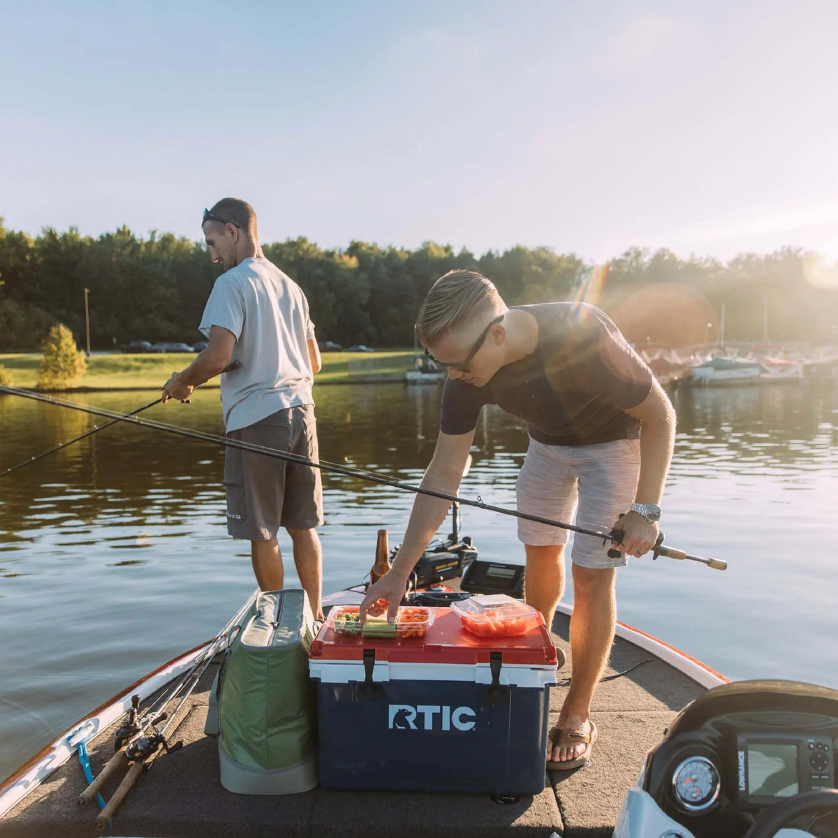 RTIC 32 QT Ultra-Light Hard-Sided Ice Chest Cooler, Fits 48 Cans, Dark Grey & Cool Grey