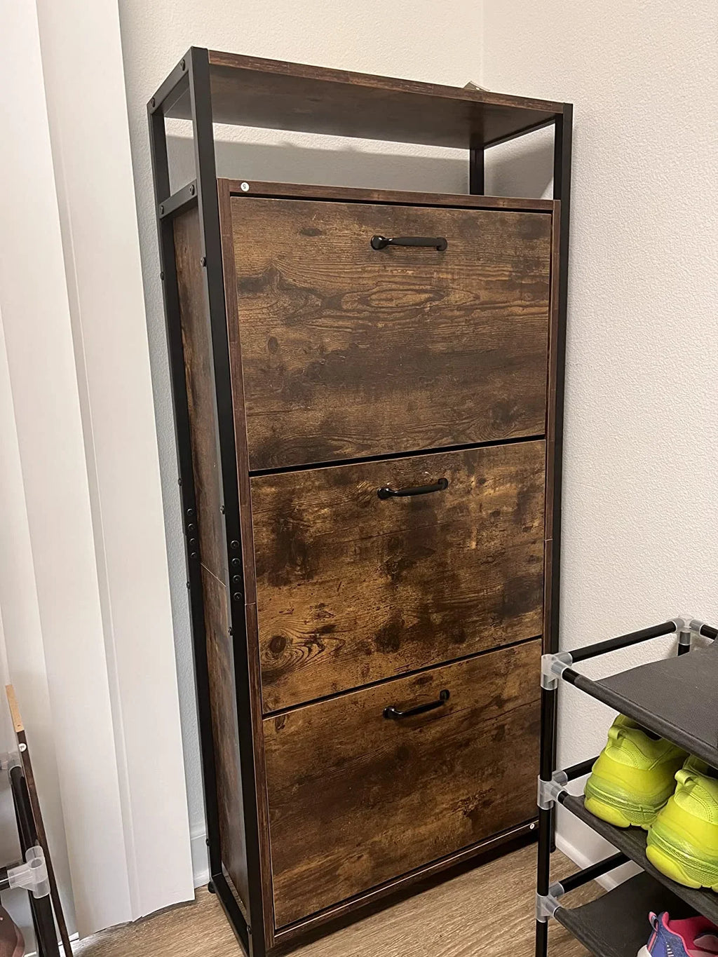 HAIOOU Shoe Storage Cabinet, Wood Shoe cabinet with Adjustable Shelf for Entryway with 3 Flip Drawers,Rustic Brown