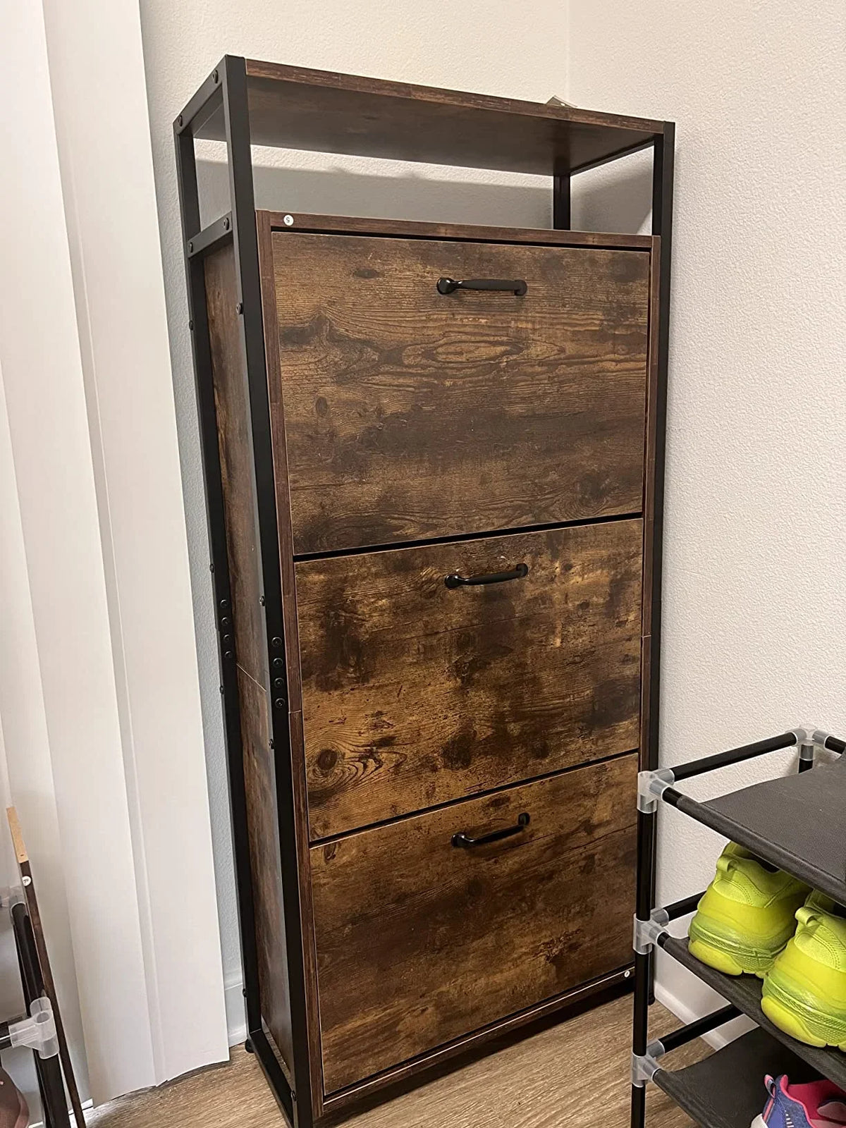 HAIOOU Shoe Storage Cabinet, Wood Shoe cabinet with Adjustable Shelf for Entryway with 3 Flip Drawers,Rustic Brown