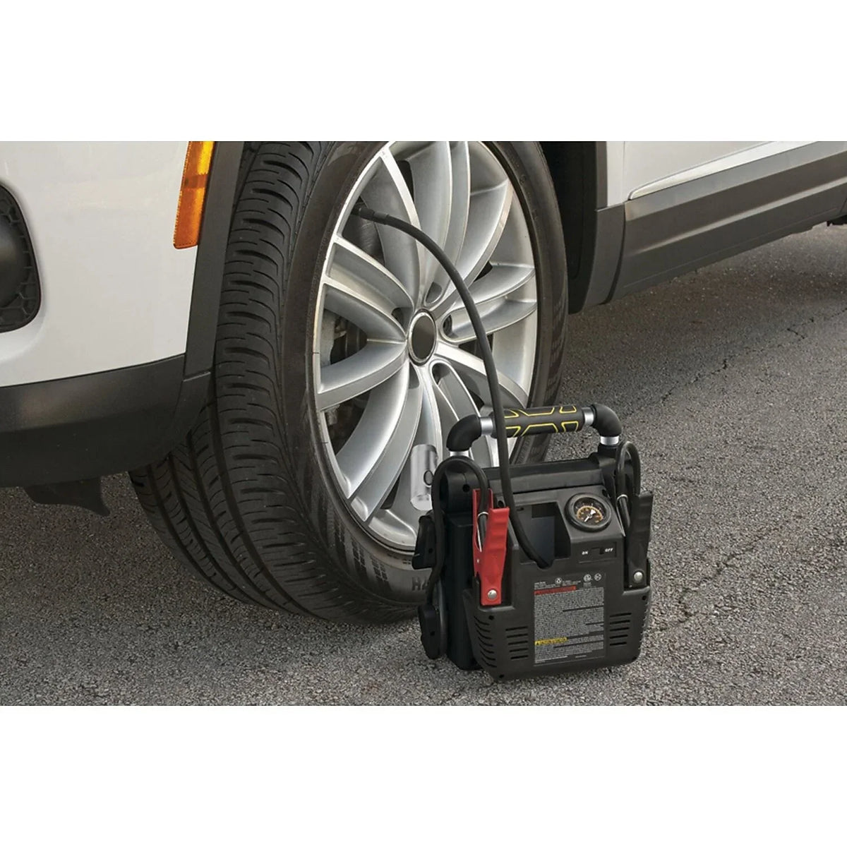 STANLEY J5C09 1000 Peak Amp Jump Starter w/120 PSI Compressor